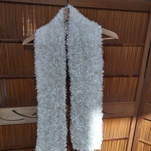 Fownes White Fuzzy Soft Scarf